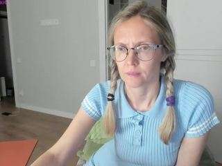 aliceinwonderlandsoda live webcam show
