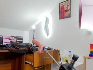 karlahartley live cam profile