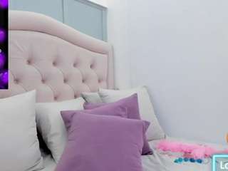le modèle larissa-rosee est en webcam porno dans un show sur le site camsoda, il possède les tags suivants: anal,no smoking,young adult,voyeur,twerk,teen-18,tattoos,spank,small tits,shaved pussy,sexy,sex toys,red hair,petite,no drinking,ass,nature,naked,lush,fingers
