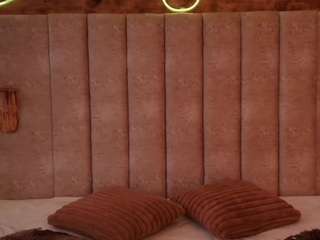 alinna-1's CamSoda show and profile