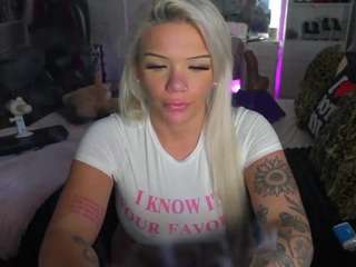 emmagray01's CamSoda show and profile