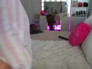 Live webcam model emmagray01 on Soda Cams