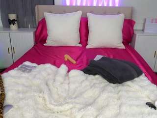 Live webcam model emmagray01 on Soda Cams