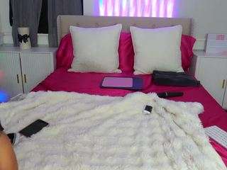 emmagray01's CamSoda show and profile