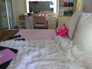 Live webcam model emmagray01 on Soda Cams