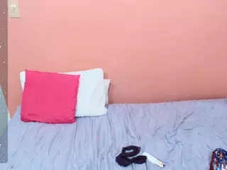 hornyyariadna's Live Sex Cam Show