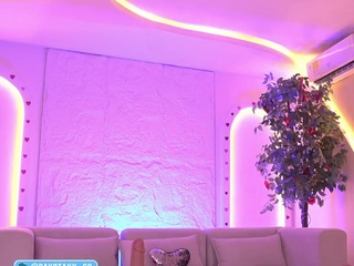 dakota-lee's CamSoda show and profile