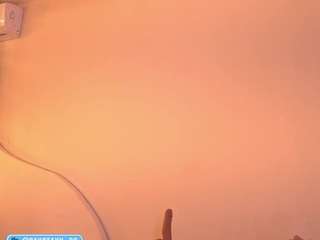 dakota-lee's CamSoda show and profile