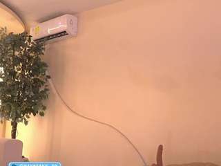 Live webcam model dakota-lee on Soda Cams