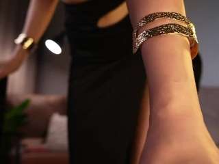 iris-vega9's CamSoda show and profile