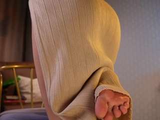 iris-vega9's CamSoda show and profile