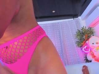 Live webcam model danieleaida on Soda Cams