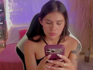 dominiquee25