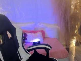 dominiquee25