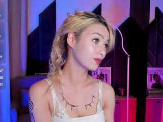 AlysiaSun live cam on CamSoda