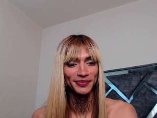camilaa-horny webcam model