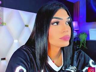 aiisha-rose Brown live webcam