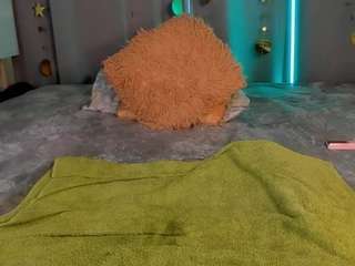 jess-lui's CamSoda show and profile