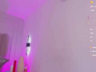 luisah-at-home Live Webcam on CamSoda