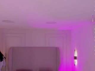 luisah-at-home webcam
