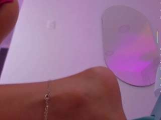 luisah-at-home webcam