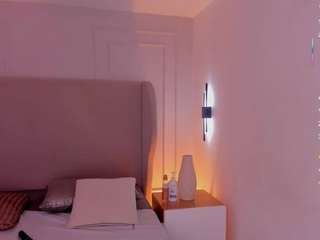 luisah-at-home webcam