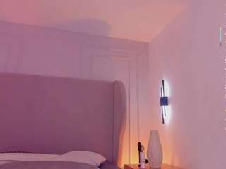 Sexy Luisah-at-home will ignite your wishes in a sensual camshow luisah-at-home from CamSoda
