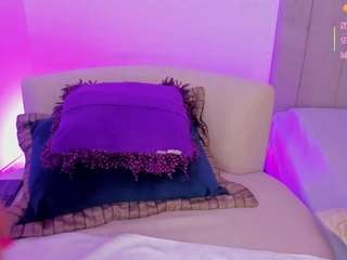 luisah-at-home webcam