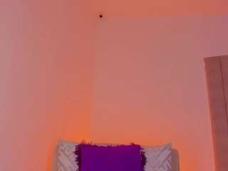 luisah-at-home Live Webcam on CamSoda