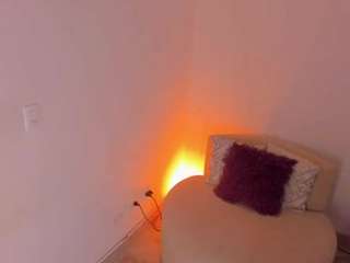 L U I S A H live cam preview