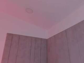 L U I S A H live cam preview