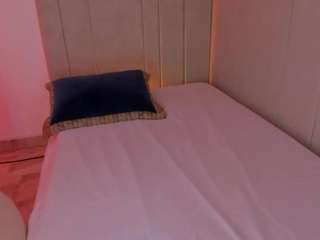 L U I S A H live cam preview