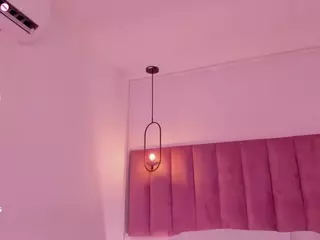 L U I S A H's Live Sex Cam Show