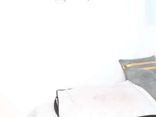 ashlyfoxx1 Live Webcam on CamSoda