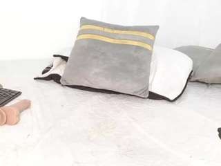 ashlyfoxx1's CamSoda show and profile