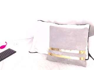 AshlyFoxx1 live cam preview