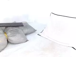 AshlyFoxx1's Live Sex Cam Show