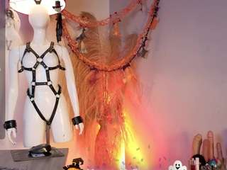 connie-cutee Live Webcam on CamSoda
