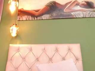 tinnaflirt1 Live Webcam on CamSoda