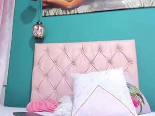 tinnaflirt1 Live Webcam on CamSoda