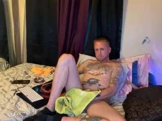Live Sex Chat with Daddy (@sexystr8guy303)