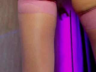 Live webcam model sonyakreez on Soda Cams