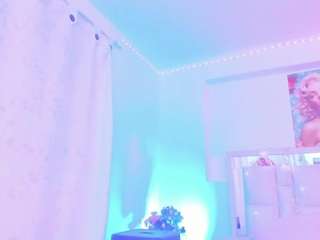 samanta-roberts Live Webcam on CamSoda