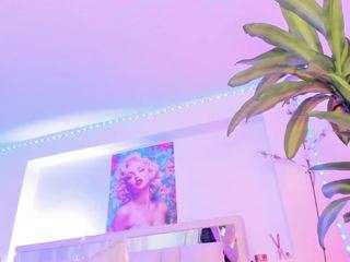 Samanta-roberts live webcam show