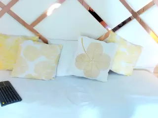 Isa-castiblanco's Live Sex Cam Show