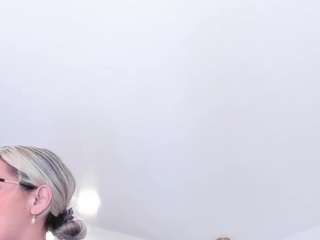 dolly-bm Live Webcam on CamSoda