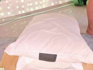 ohyesly, female webcam model,  years old, on live webcam