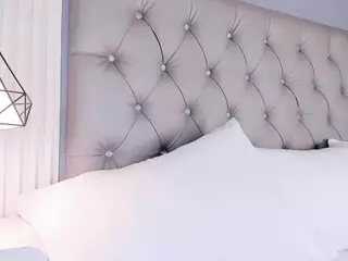 Victoria's Live Sex Cam Show