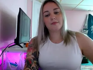 thicc-tattooed-bitch's Live Sex Cam Show