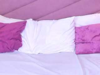 miaweiss's CamSoda show and profile